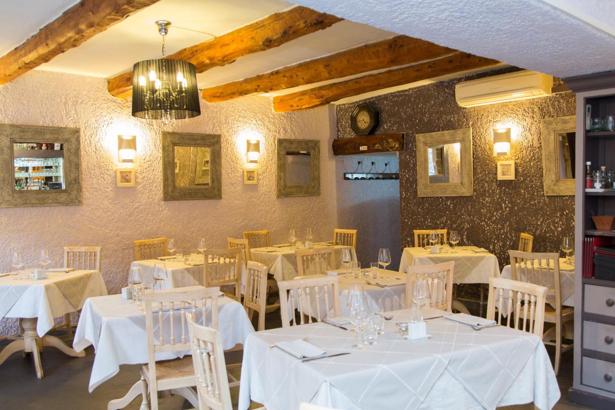 Logis Hotel Restaurant La Farigoule Sainte-Cécile-les-Vignes المظهر الخارجي الصورة