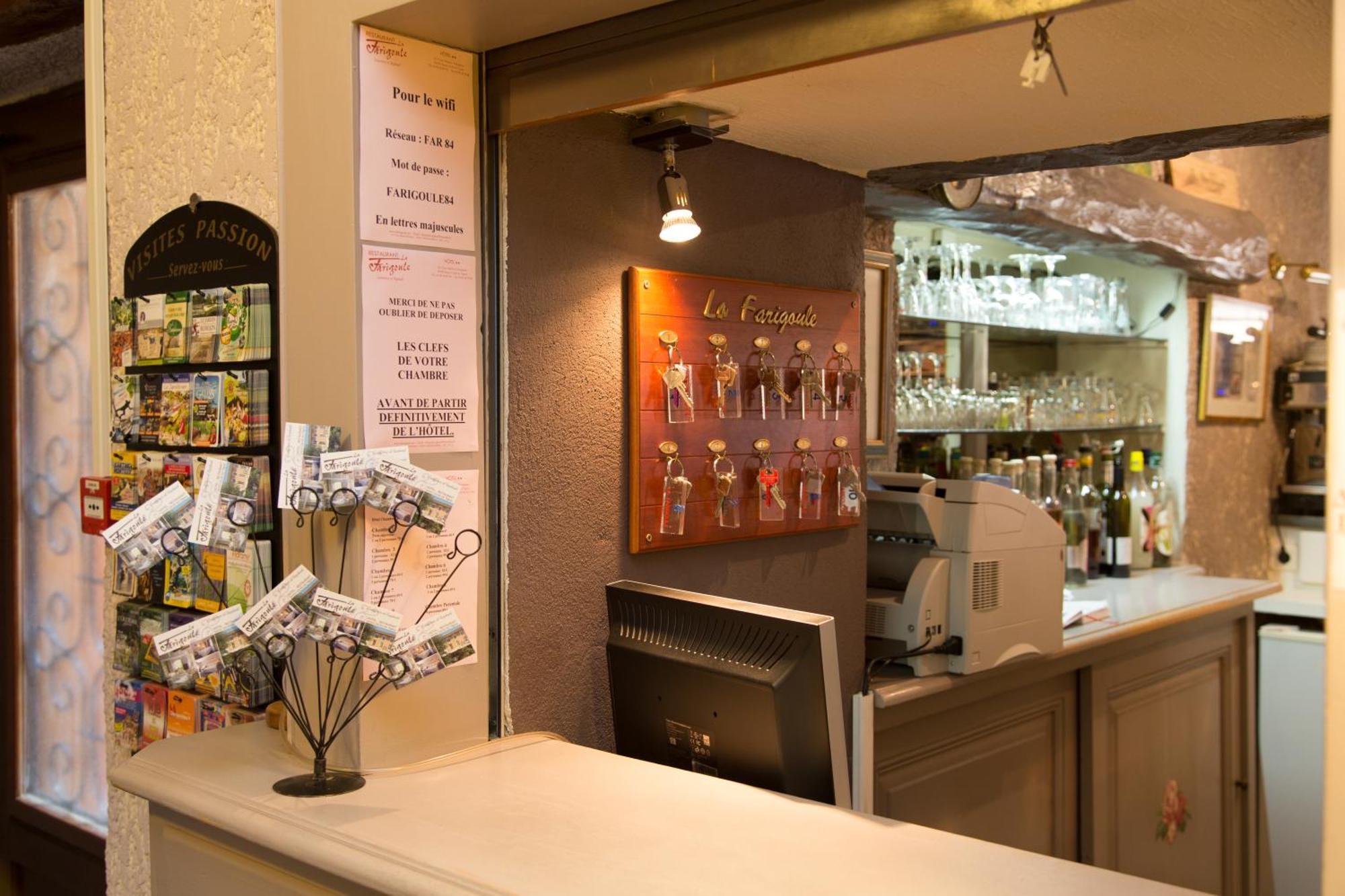 Logis Hotel Restaurant La Farigoule Sainte-Cécile-les-Vignes المظهر الخارجي الصورة
