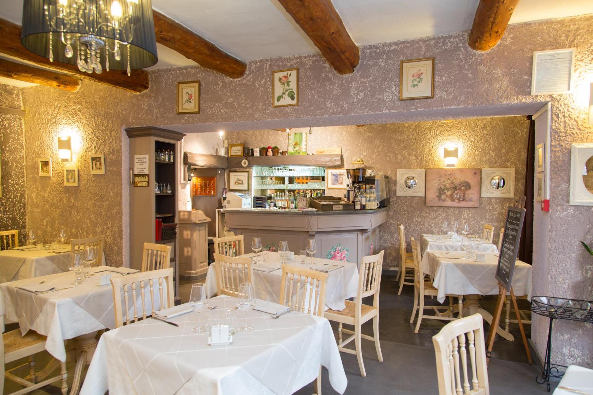 Logis Hotel Restaurant La Farigoule Sainte-Cécile-les-Vignes المظهر الخارجي الصورة
