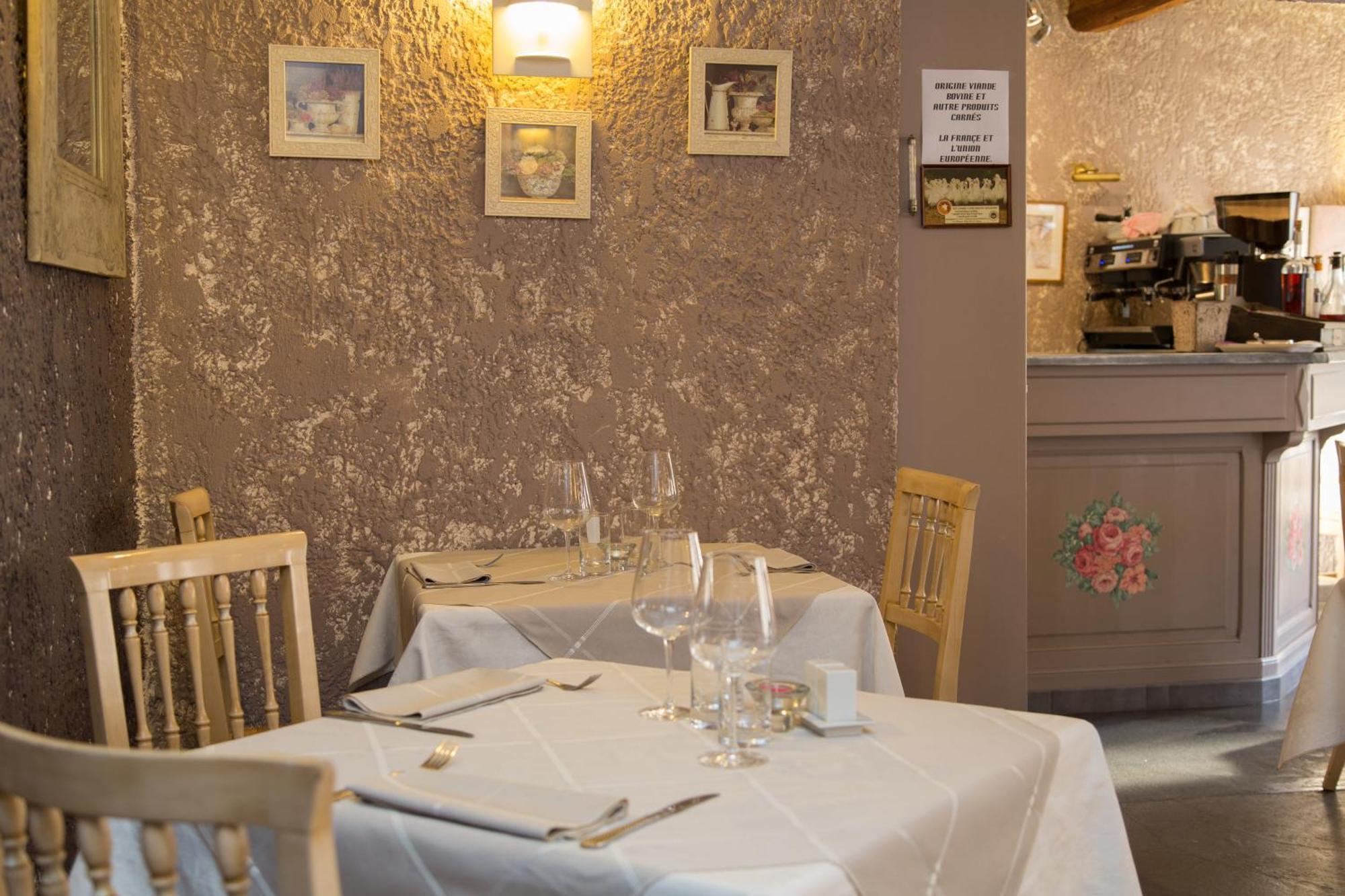 Logis Hotel Restaurant La Farigoule Sainte-Cécile-les-Vignes المظهر الخارجي الصورة