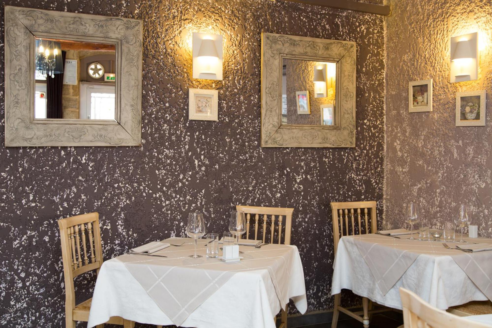 Logis Hotel Restaurant La Farigoule Sainte-Cécile-les-Vignes المظهر الخارجي الصورة