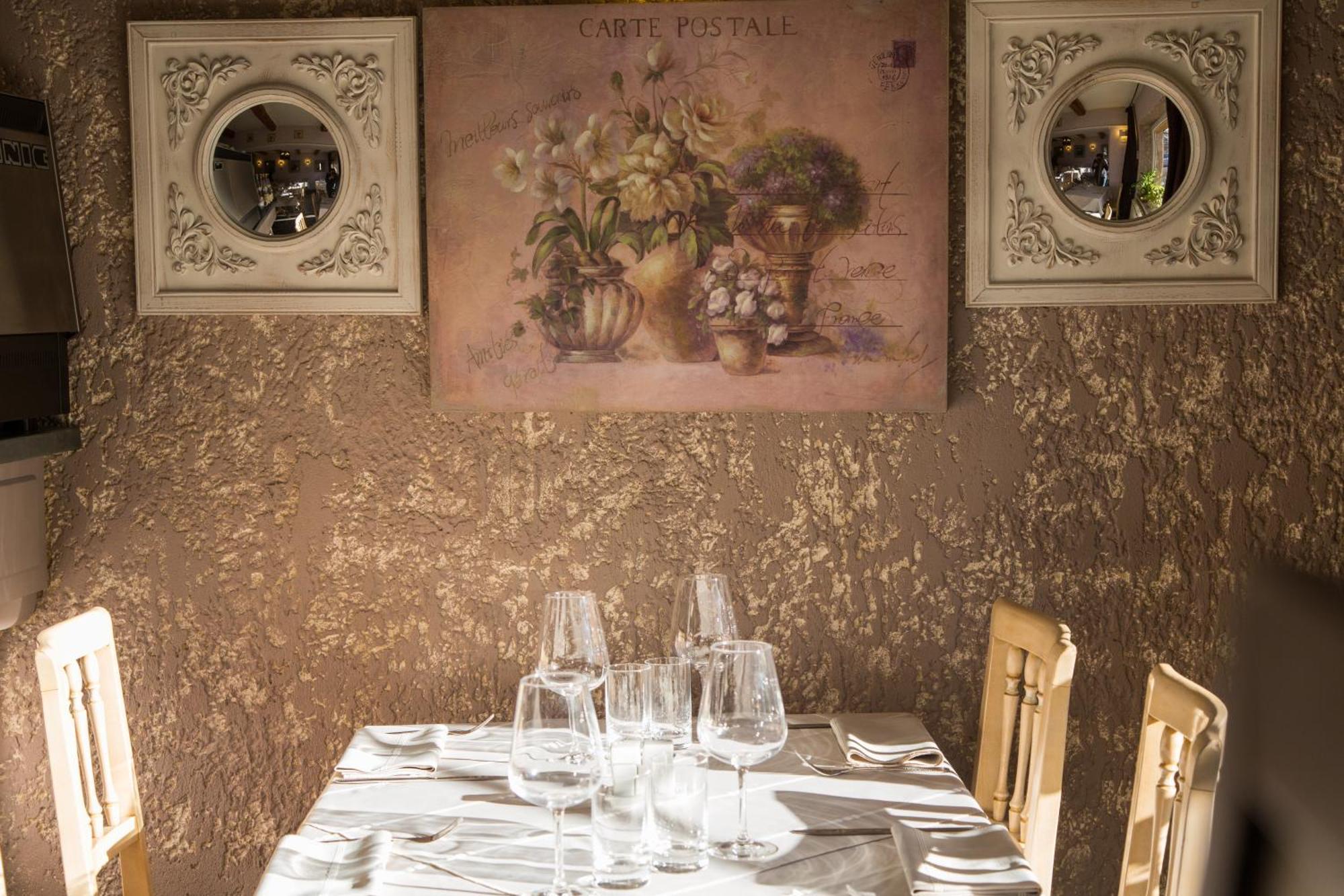 Logis Hotel Restaurant La Farigoule Sainte-Cécile-les-Vignes المظهر الخارجي الصورة