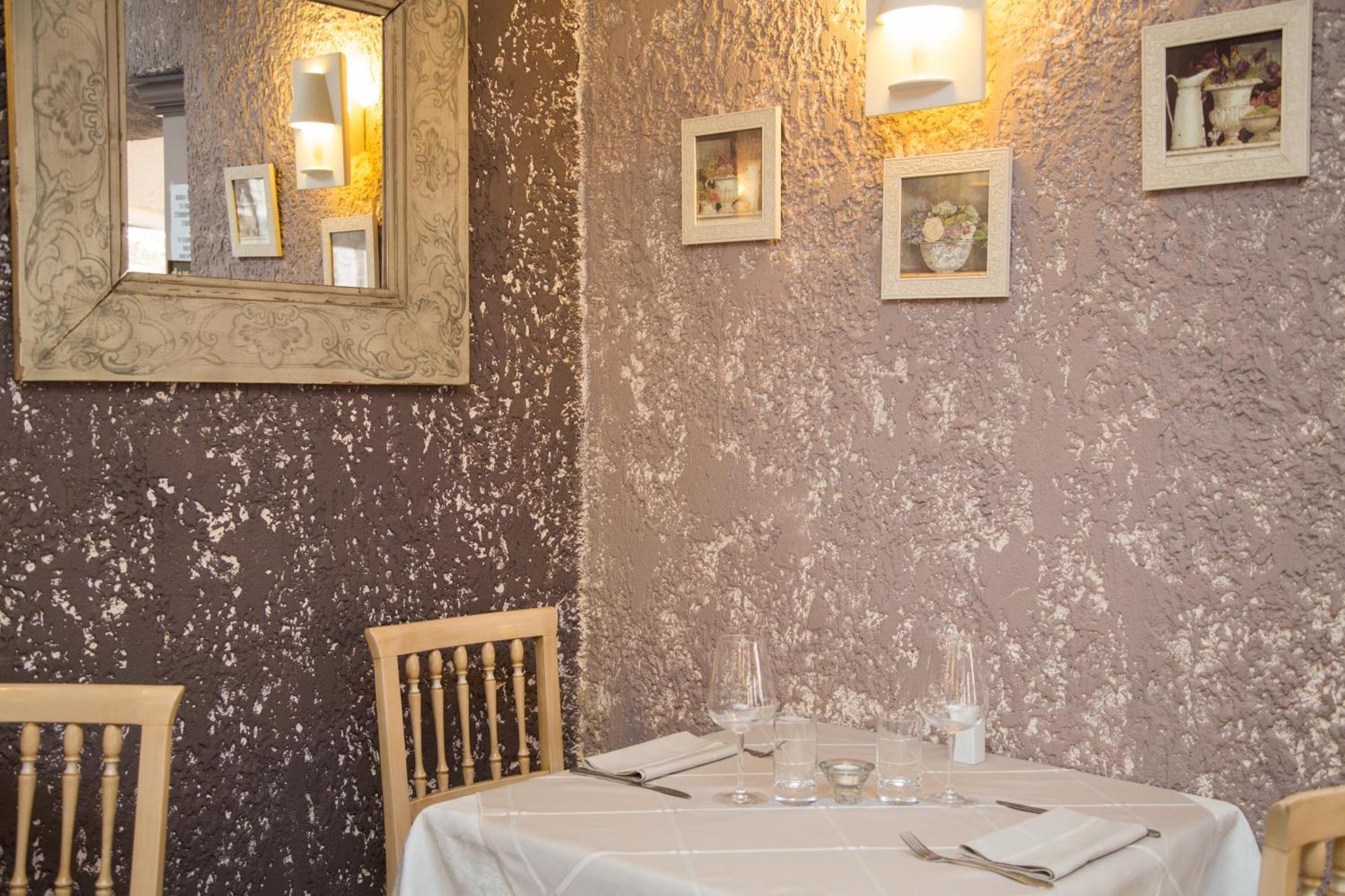 Logis Hotel Restaurant La Farigoule Sainte-Cécile-les-Vignes المظهر الخارجي الصورة