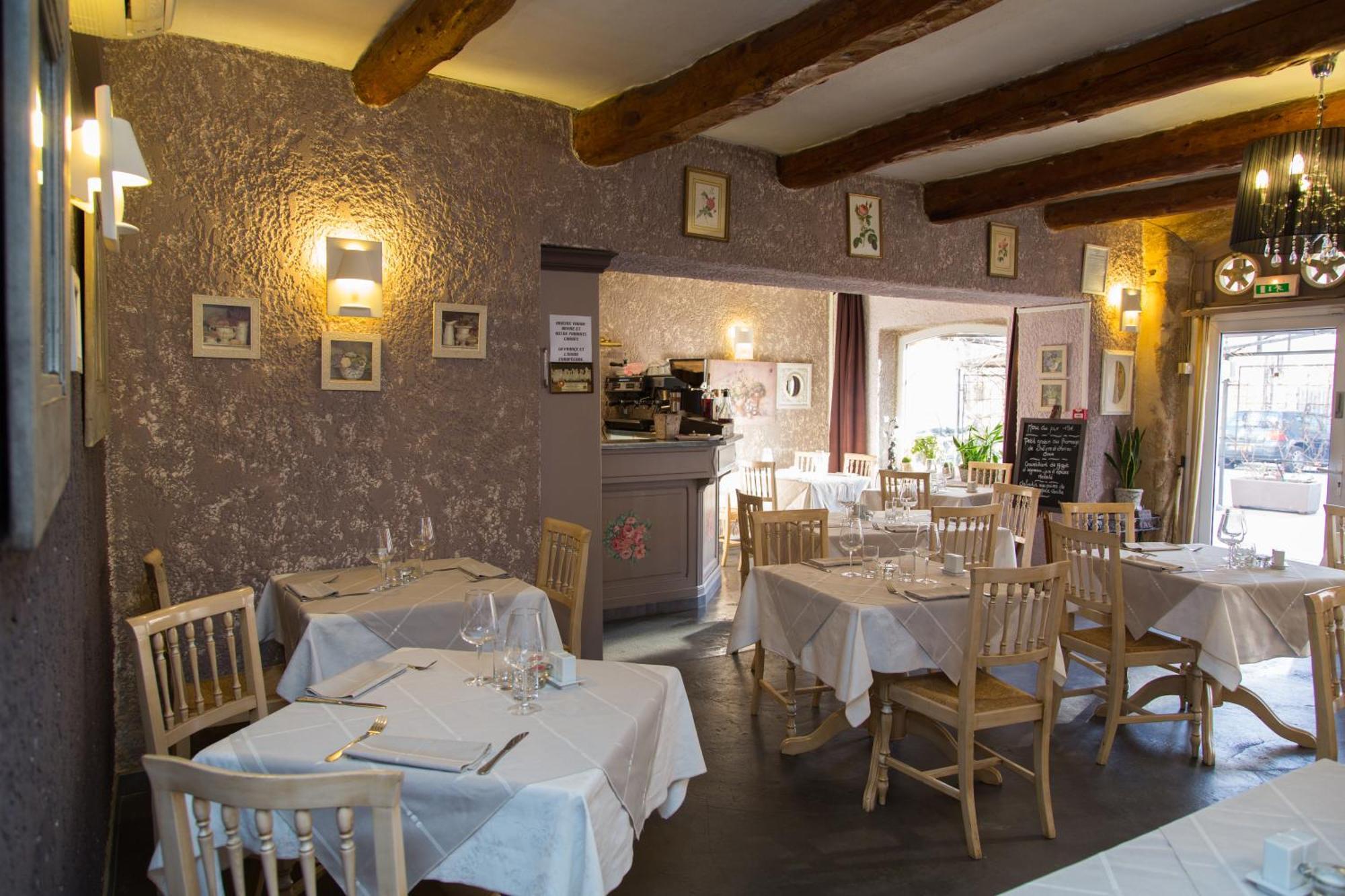 Logis Hotel Restaurant La Farigoule Sainte-Cécile-les-Vignes المظهر الخارجي الصورة