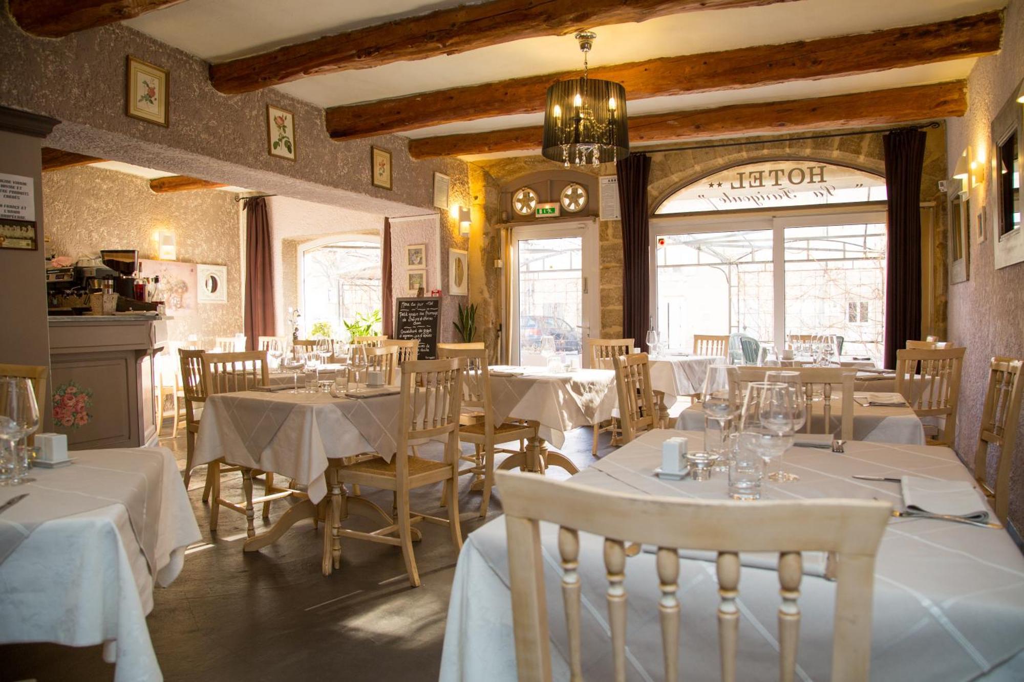Logis Hotel Restaurant La Farigoule Sainte-Cécile-les-Vignes المظهر الخارجي الصورة