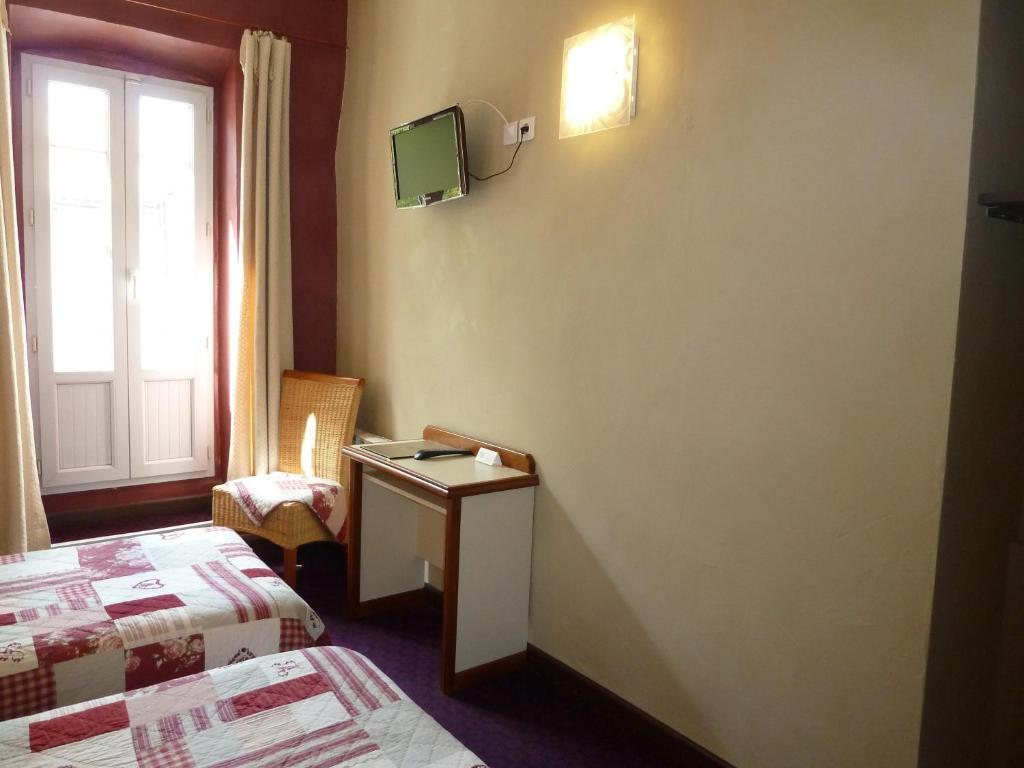 Logis Hotel Restaurant La Farigoule Sainte-Cécile-les-Vignes الغرفة الصورة