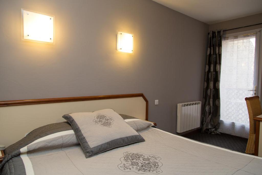 Logis Hotel Restaurant La Farigoule Sainte-Cécile-les-Vignes الغرفة الصورة