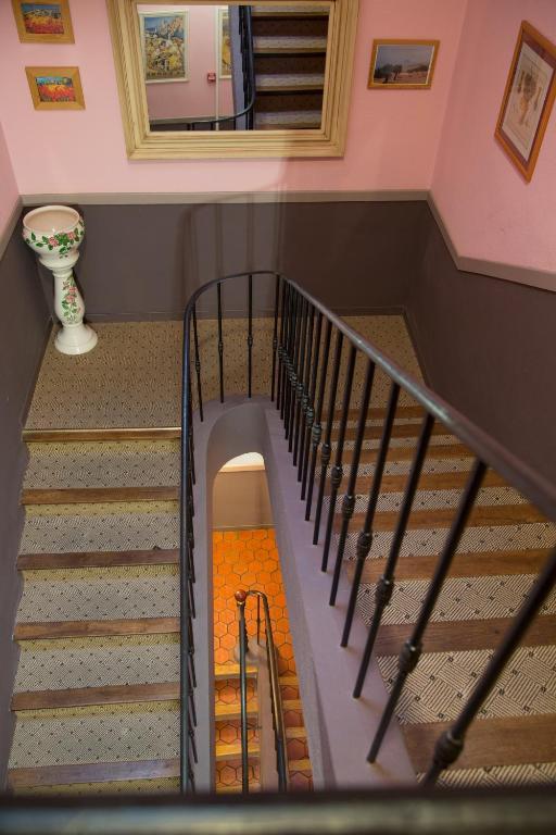 Logis Hotel Restaurant La Farigoule Sainte-Cécile-les-Vignes المظهر الخارجي الصورة