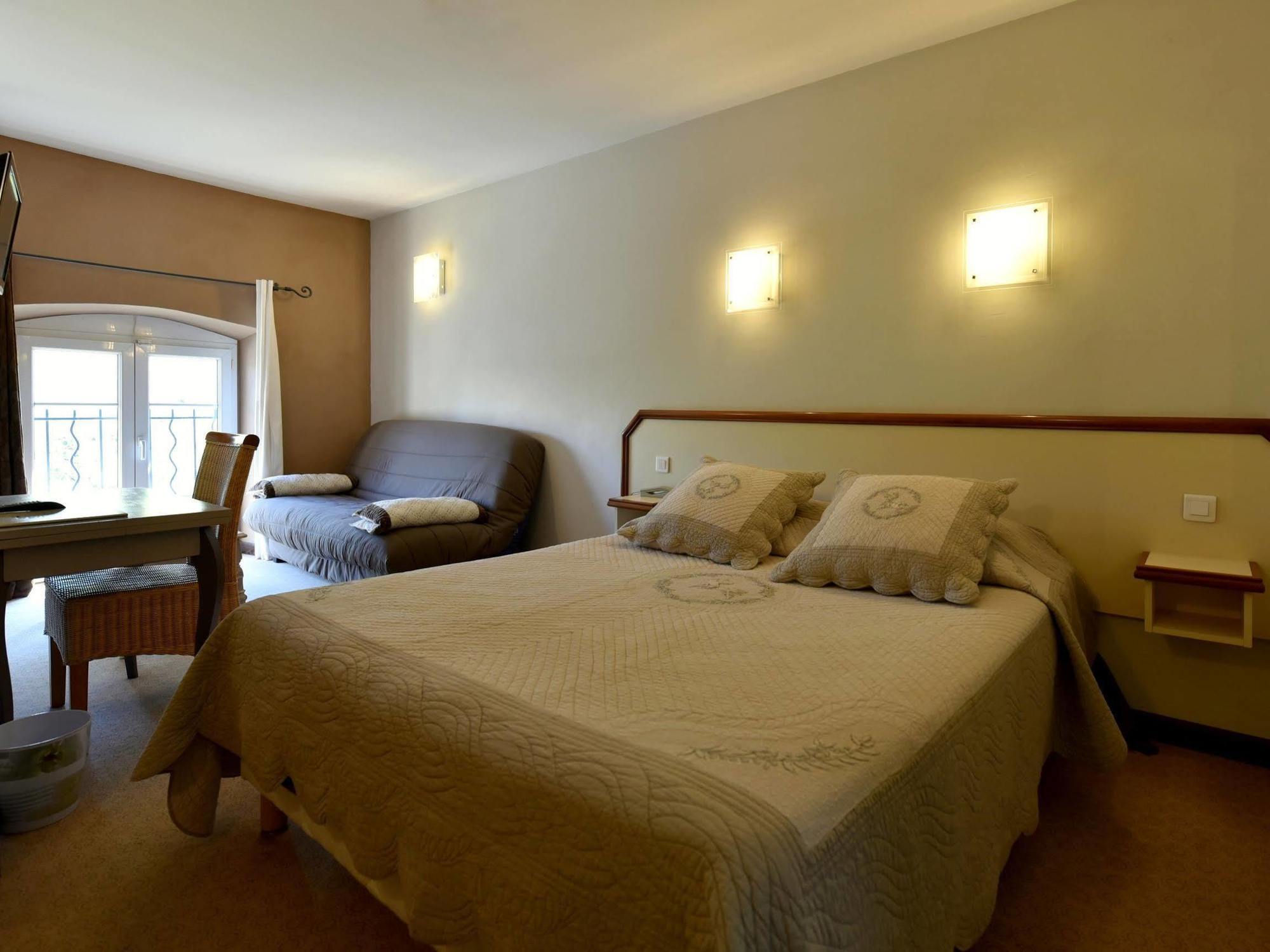 Logis Hotel Restaurant La Farigoule Sainte-Cécile-les-Vignes المظهر الخارجي الصورة
