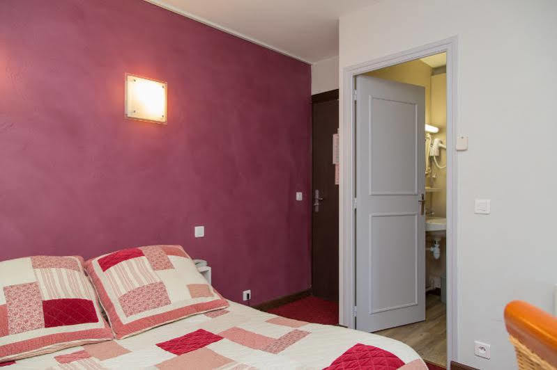 Logis Hotel Restaurant La Farigoule Sainte-Cécile-les-Vignes المظهر الخارجي الصورة