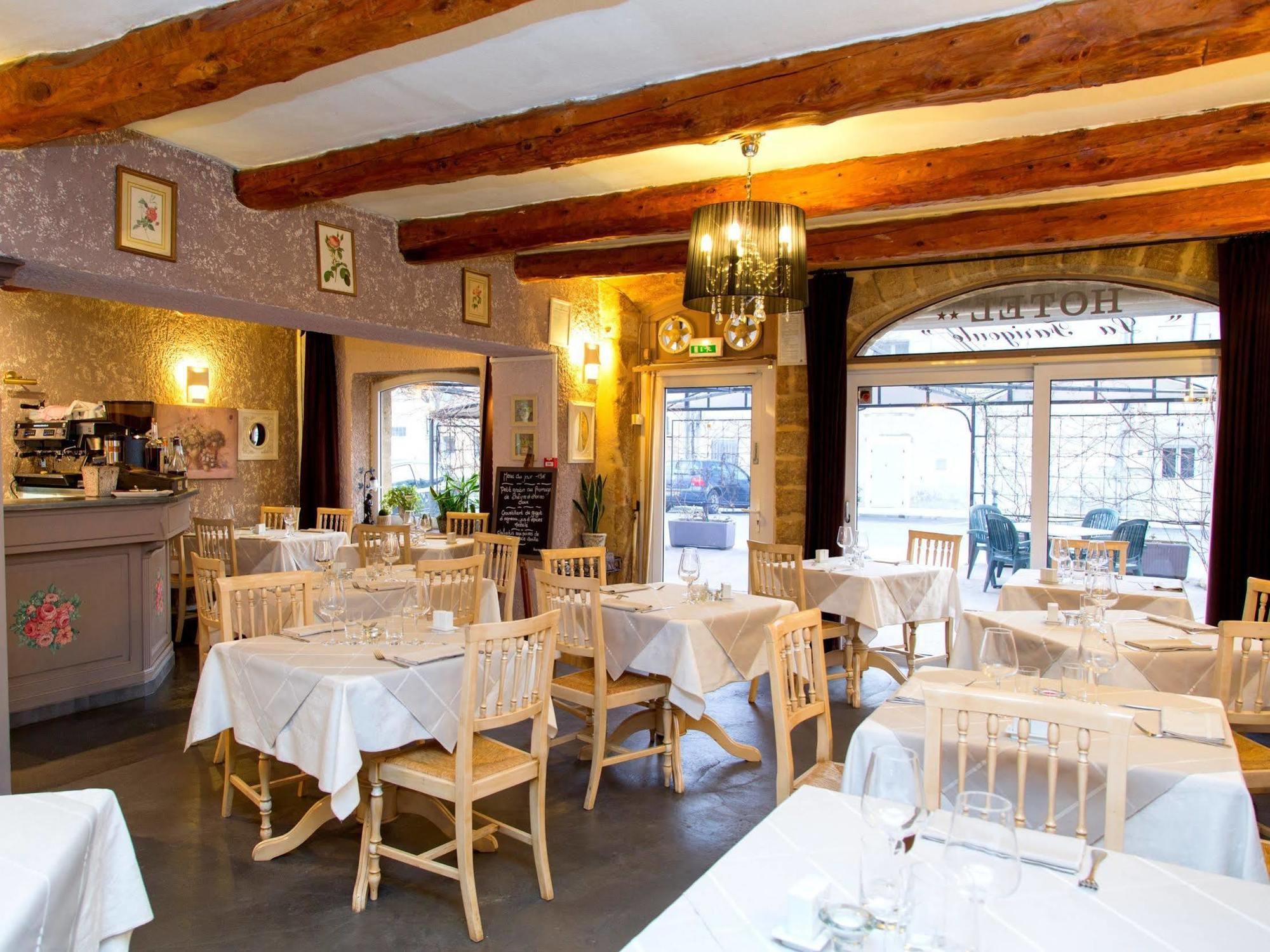 Logis Hotel Restaurant La Farigoule Sainte-Cécile-les-Vignes المظهر الخارجي الصورة