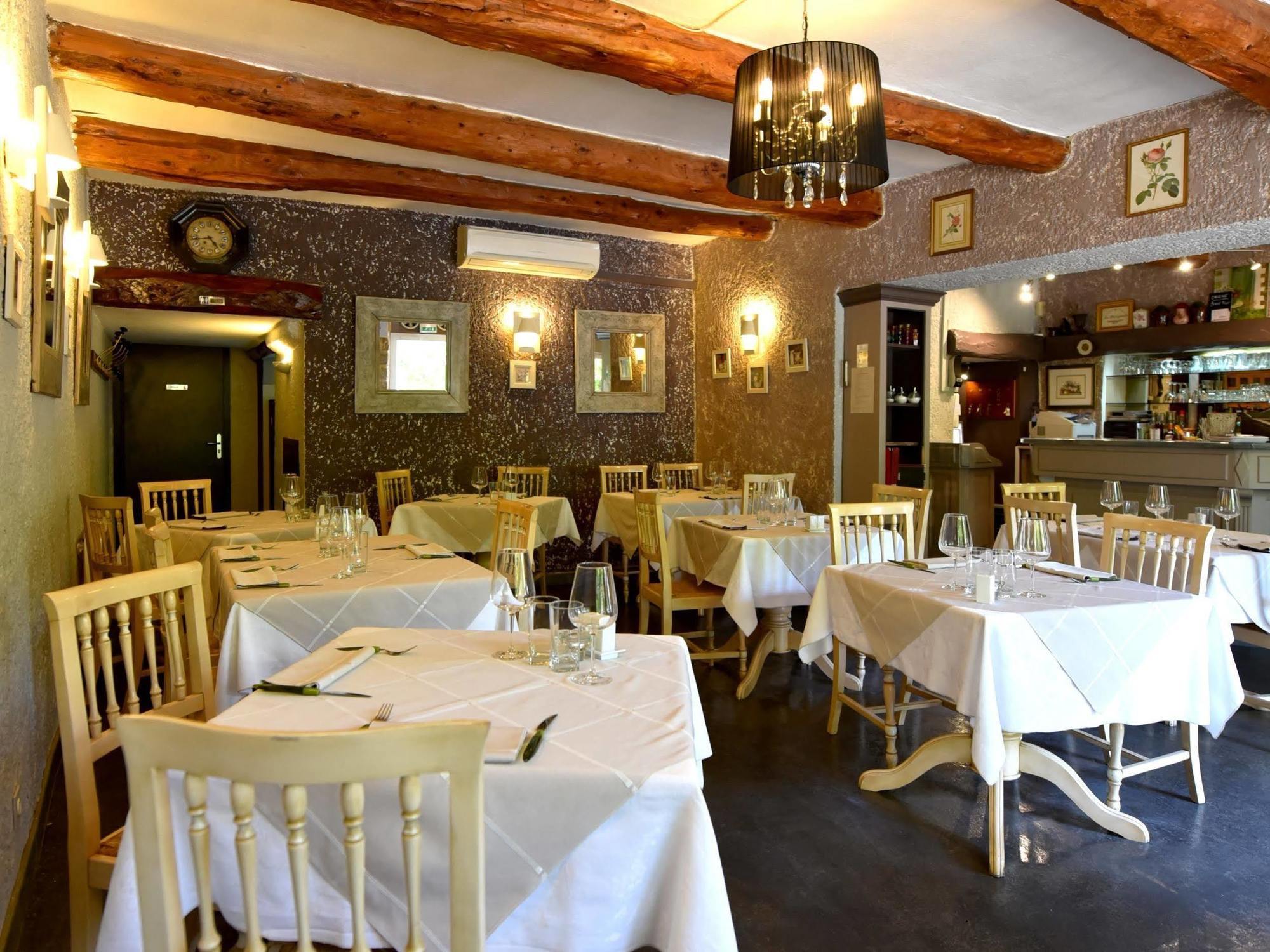 Logis Hotel Restaurant La Farigoule Sainte-Cécile-les-Vignes المظهر الخارجي الصورة