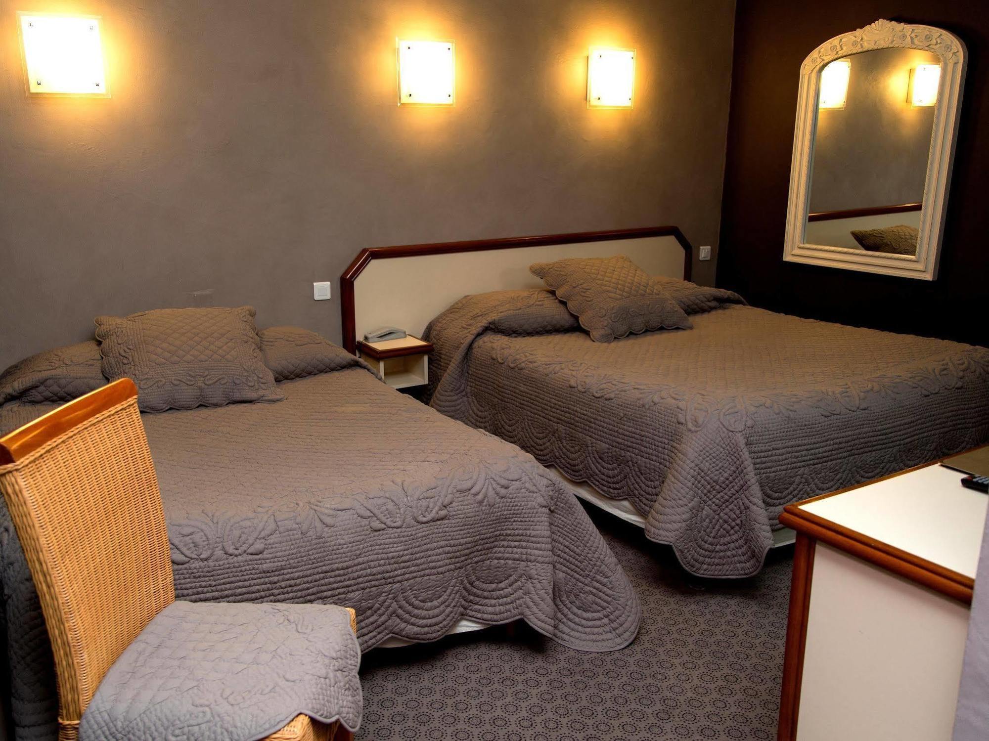 Logis Hotel Restaurant La Farigoule Sainte-Cécile-les-Vignes المظهر الخارجي الصورة